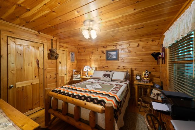 3209 Bear Country Way, Sevierville, TN 37876