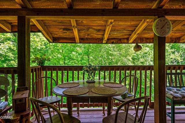 3209 Bear Country Way, Sevierville, TN 37876