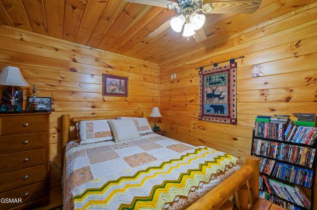 3209 Bear Country Way, Sevierville, TN 37876