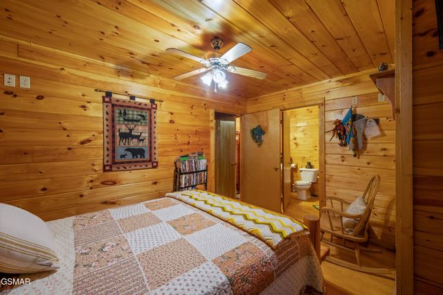 3209 Bear Country Way, Sevierville, TN 37876