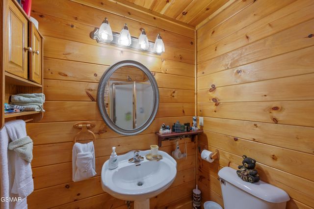 3209 Bear Country Way, Sevierville, TN 37876