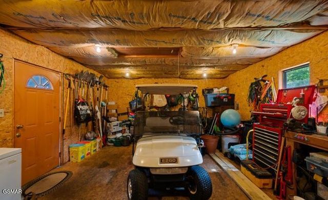 3209 Bear Country Way, Sevierville, TN 37876