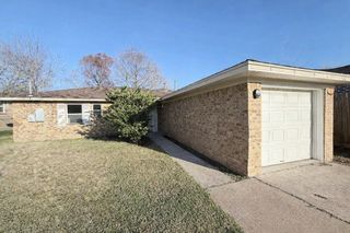 214 S Texas Street, Texas City, TX 77591