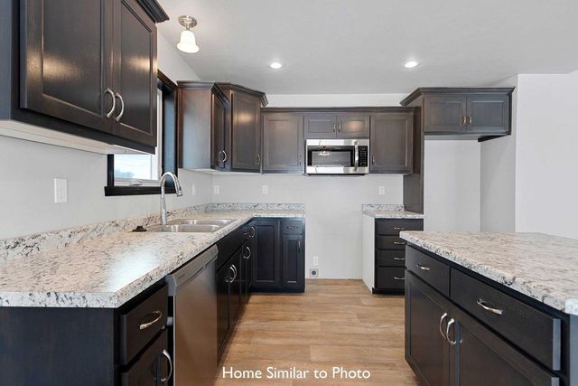 1748 BETTY JEAN LANE, Green Bay, WI 54313
