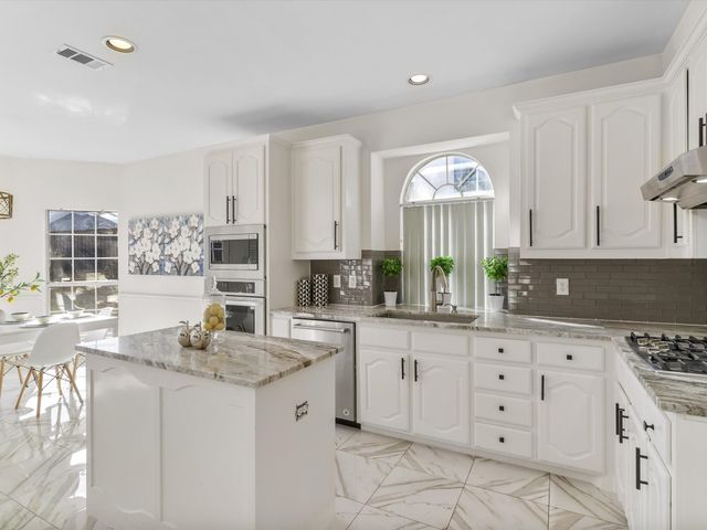 118 Wentwood Drive, Murphy, TX 75094