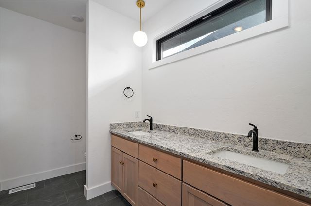 3032 W Allen Drive, Springfield, MO 65810