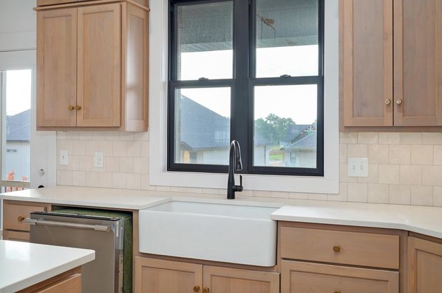 3032 W Allen Drive, Springfield, MO 65810