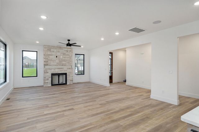 3032 W Allen Drive, Springfield, MO 65810