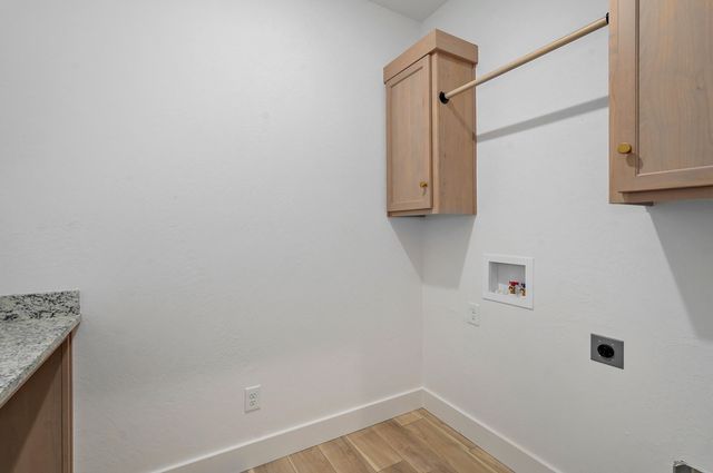 3032 W Allen Drive, Springfield, MO 65810