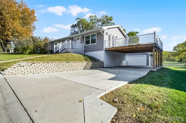 241 Madison Avenue, Glen Carbon, IL 62034