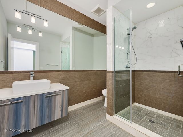 1617 W Grand Avenue 2W, Chicago, IL 60622