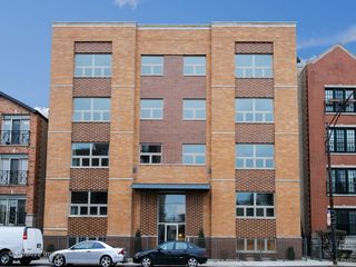 1617 W Grand Avenue 2W, Chicago, IL 60622