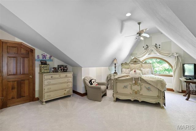 4 Abbey Road, Glen Carbon, IL 62034