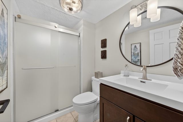 1016 S Haddow Avenue, Arlington Heights, IL 60005