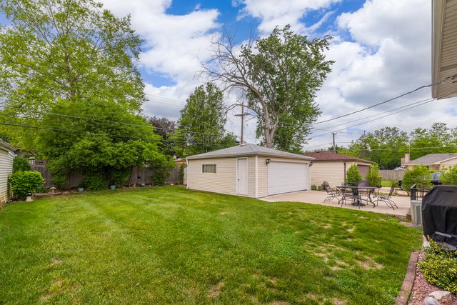 1016 S Haddow Avenue, Arlington Heights, IL 60005
