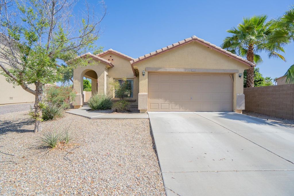 15160 W Smokey Drive, Surprise, AZ 85374