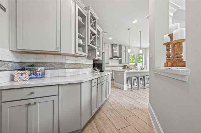 150 Cliftons Curve Way, Montgomery, TX 77316