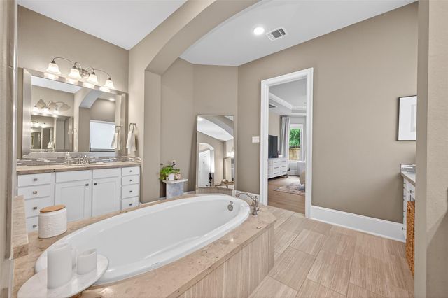 150 Cliftons Curve Way, Montgomery, TX 77316