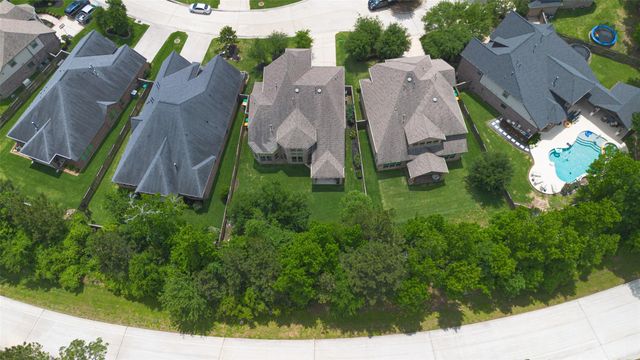 150 Cliftons Curve Way, Montgomery, TX 77316