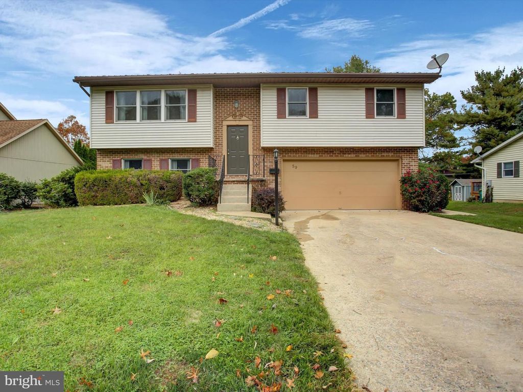 59 EDGELEA DRIVE, Chambersburg, PA 17201