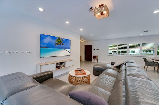 7305 SW 123rd Ter, Pinecrest, FL 33156