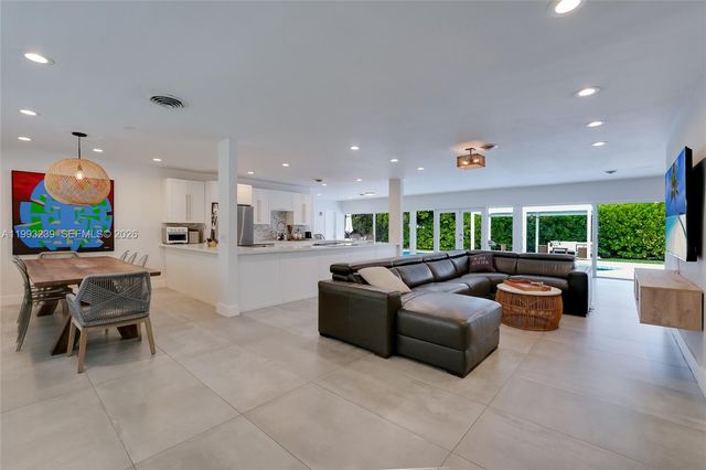 7305 SW 123rd Ter, Pinecrest, FL 33156