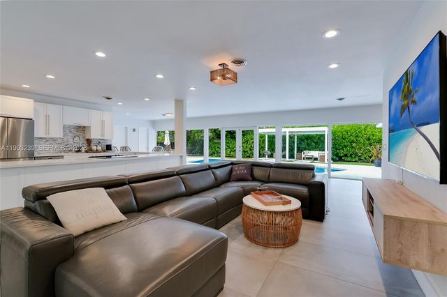 7305 SW 123rd Ter, Pinecrest, FL 33156