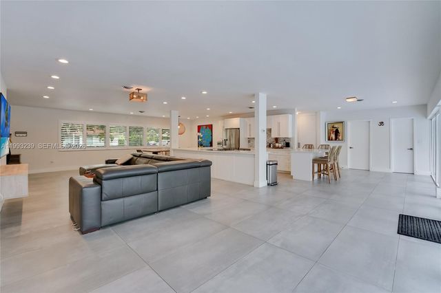 7305 SW 123rd Ter, Pinecrest, FL 33156