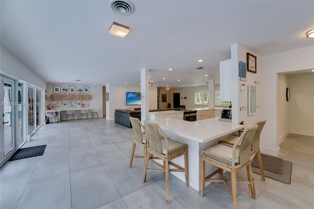 7305 SW 123rd Ter, Pinecrest, FL 33156