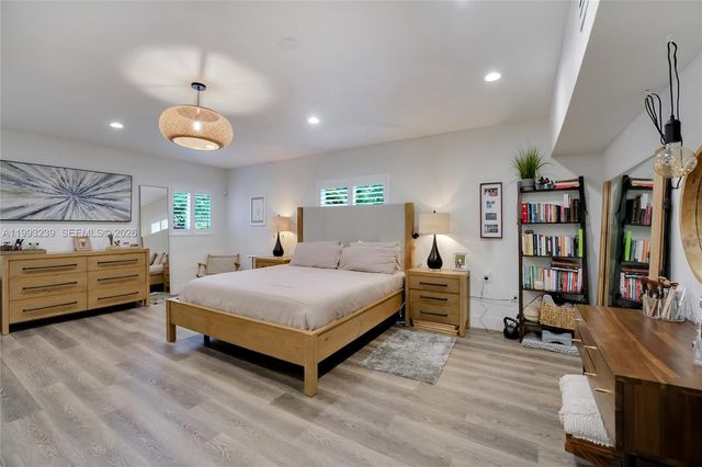 7305 SW 123rd Ter, Pinecrest, FL 33156