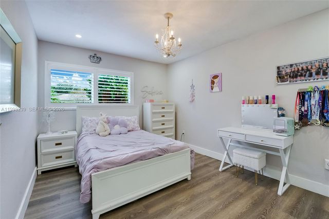 7305 SW 123rd Ter, Pinecrest, FL 33156