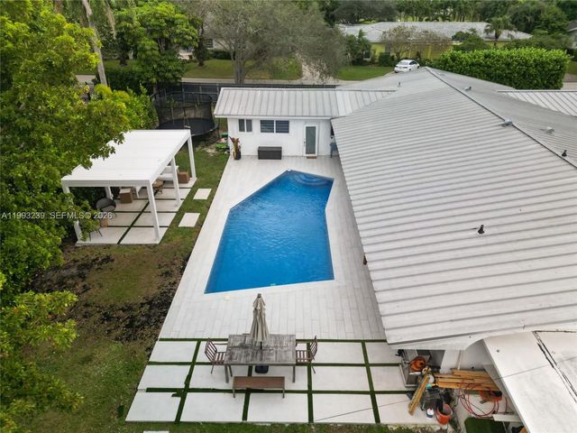 7305 SW 123rd Ter, Pinecrest, FL 33156