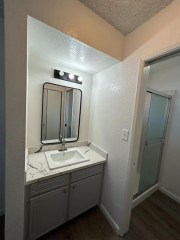 916 Springoak Way, Stockton, CA 95209