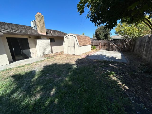 916 Springoak Way, Stockton, CA 95209