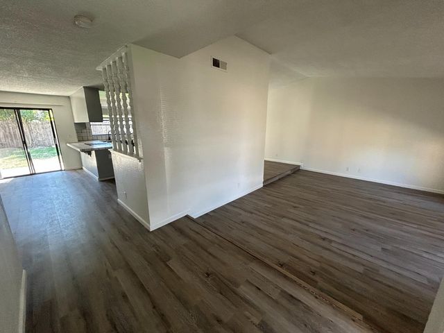 916 Springoak Way, Stockton, CA 95209