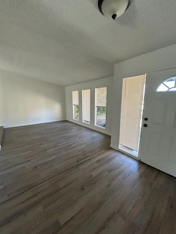 916 Springoak Way, Stockton, CA 95209