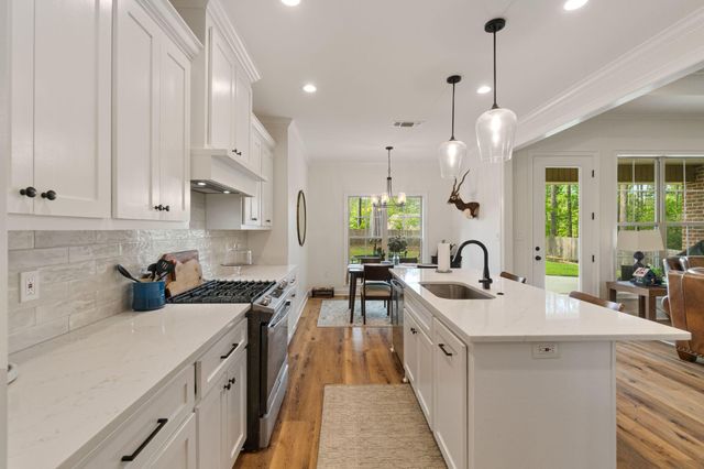 25 Carlsbad, Hattiesburg, MS 39402