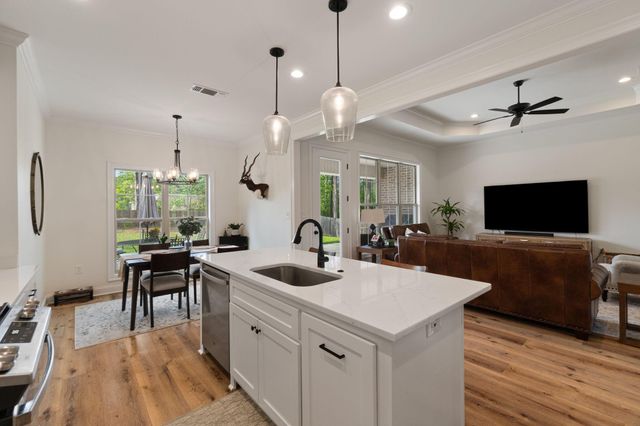 25 Carlsbad, Hattiesburg, MS 39402