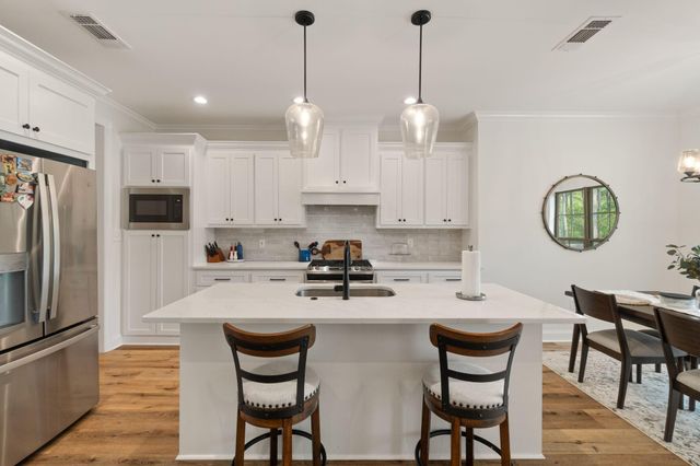 25 Carlsbad, Hattiesburg, MS 39402