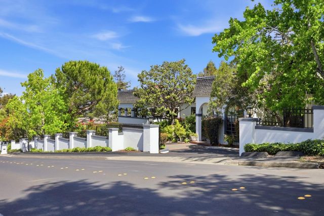 555 Chateau Drive, Hillsborough, CA 94010