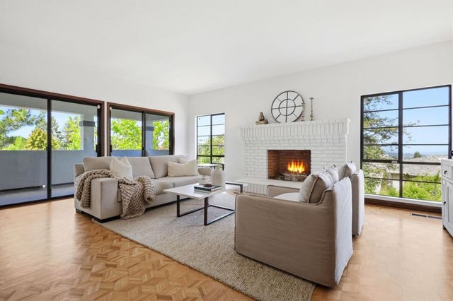 555 Chateau Drive, Hillsborough, CA 94010