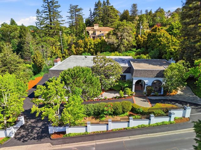 555 Chateau Drive, Hillsborough, CA 94010