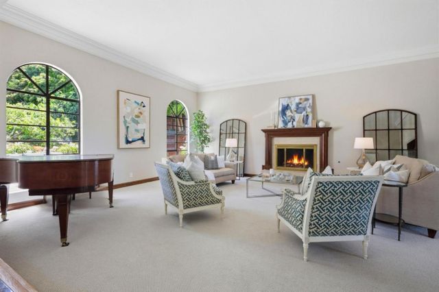 555 Chateau Drive, Hillsborough, CA 94010