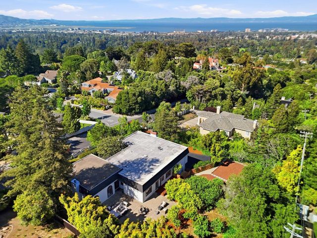 555 Chateau Drive, Hillsborough, CA 94010