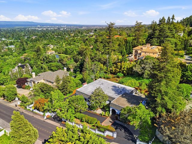 555 Chateau Drive, Hillsborough, CA 94010