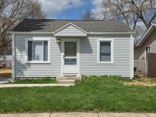 2205 E Whittemore Avenue, Burton, MI 48529