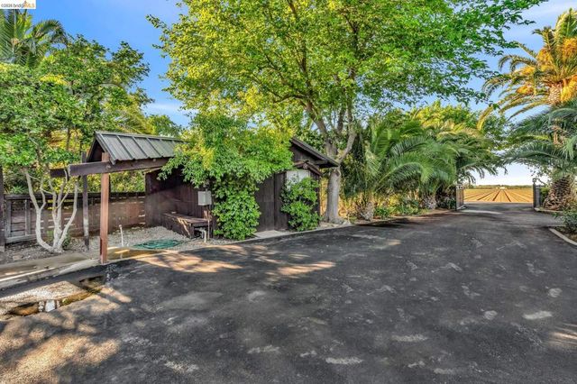 3300 CONCORD AVENUE, Brentwood, CA 94513