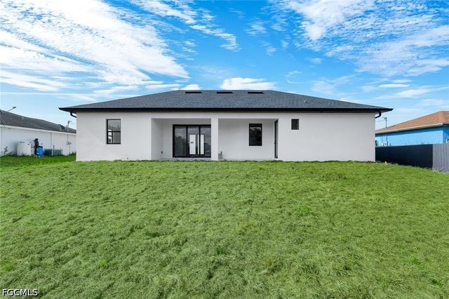 1139 EBERT ST E, Lehigh Acres, FL 33974