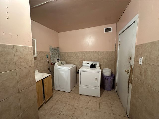 610 W 13th Avenue, Corsicana, TX 75110