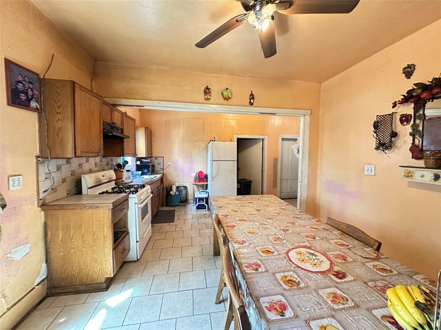 610 W 13th Avenue, Corsicana, TX 75110